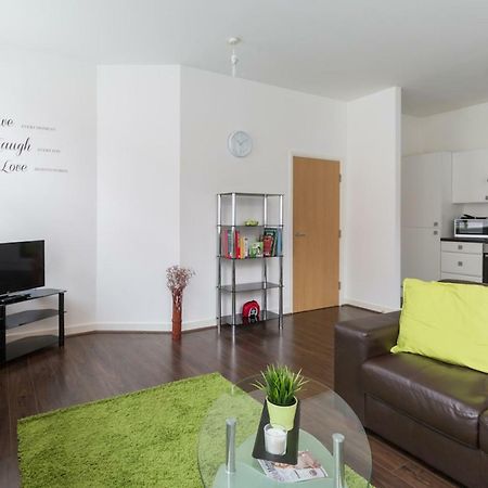 J Quarter - Sleeps 5 Long Term & Families Comfortably, 4 Beds, 2 Bathrooms Birmingham Buitenkant foto