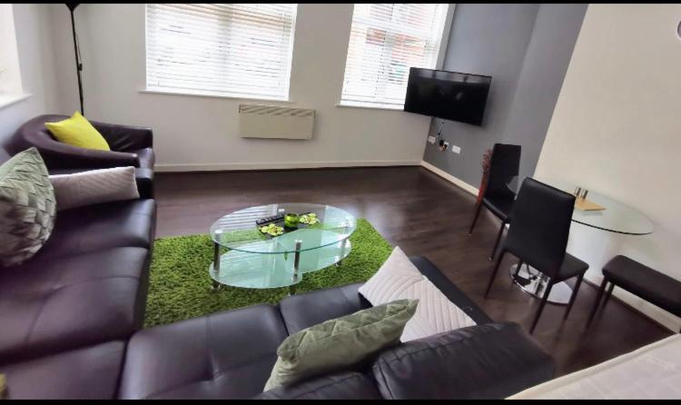 J Quarter - Sleeps 5 Long Term & Families Comfortably, 4 Beds, 2 Bathrooms Birmingham Buitenkant foto