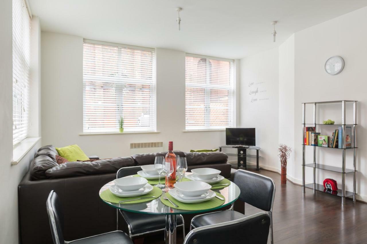 J Quarter - Sleeps 5 Long Term & Families Comfortably, 4 Beds, 2 Bathrooms Birmingham Buitenkant foto