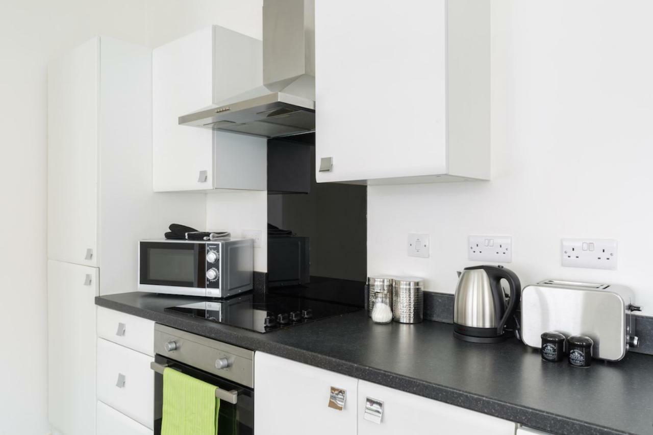 J Quarter - Sleeps 5 Long Term & Families Comfortably, 4 Beds, 2 Bathrooms Birmingham Buitenkant foto